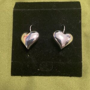 Avon Silvertone heart wire earrings